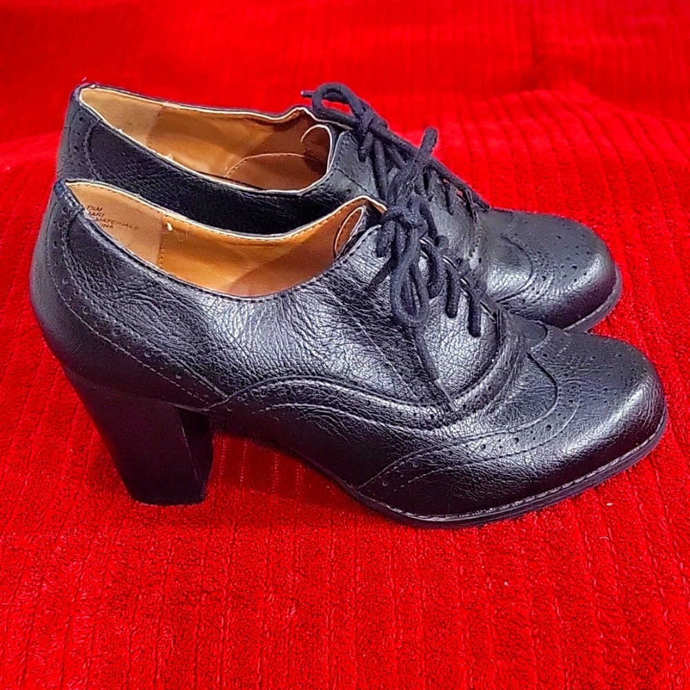 Nicole Laced Black Shoes